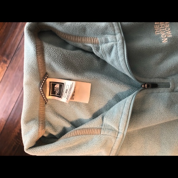 Light blue north face quarter zip - Picture 3 of 4